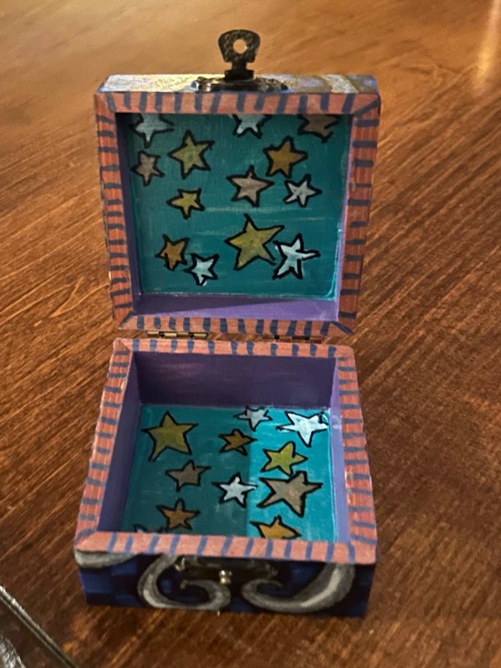 Hand-Painted Yellow Star Art Wooden Box - Picture 2 of 6